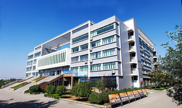  濰坊商業學校升學與就業途徑是什么？