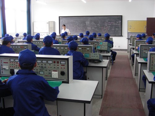 中國洛陽一拖技師學院有哪些優勢？
